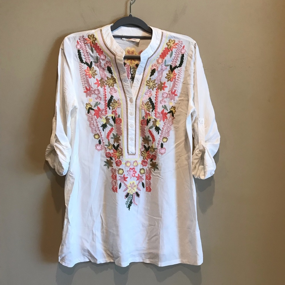 Solitaire Embroidered Floral Blouse Tunic